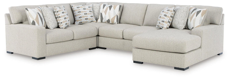 Laurelgrove Sectional with Chaise